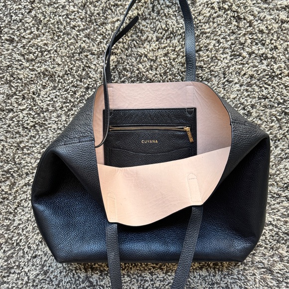 Cuyana Classic Structured Leather Tote with canvas insert - Picture 5 of 15